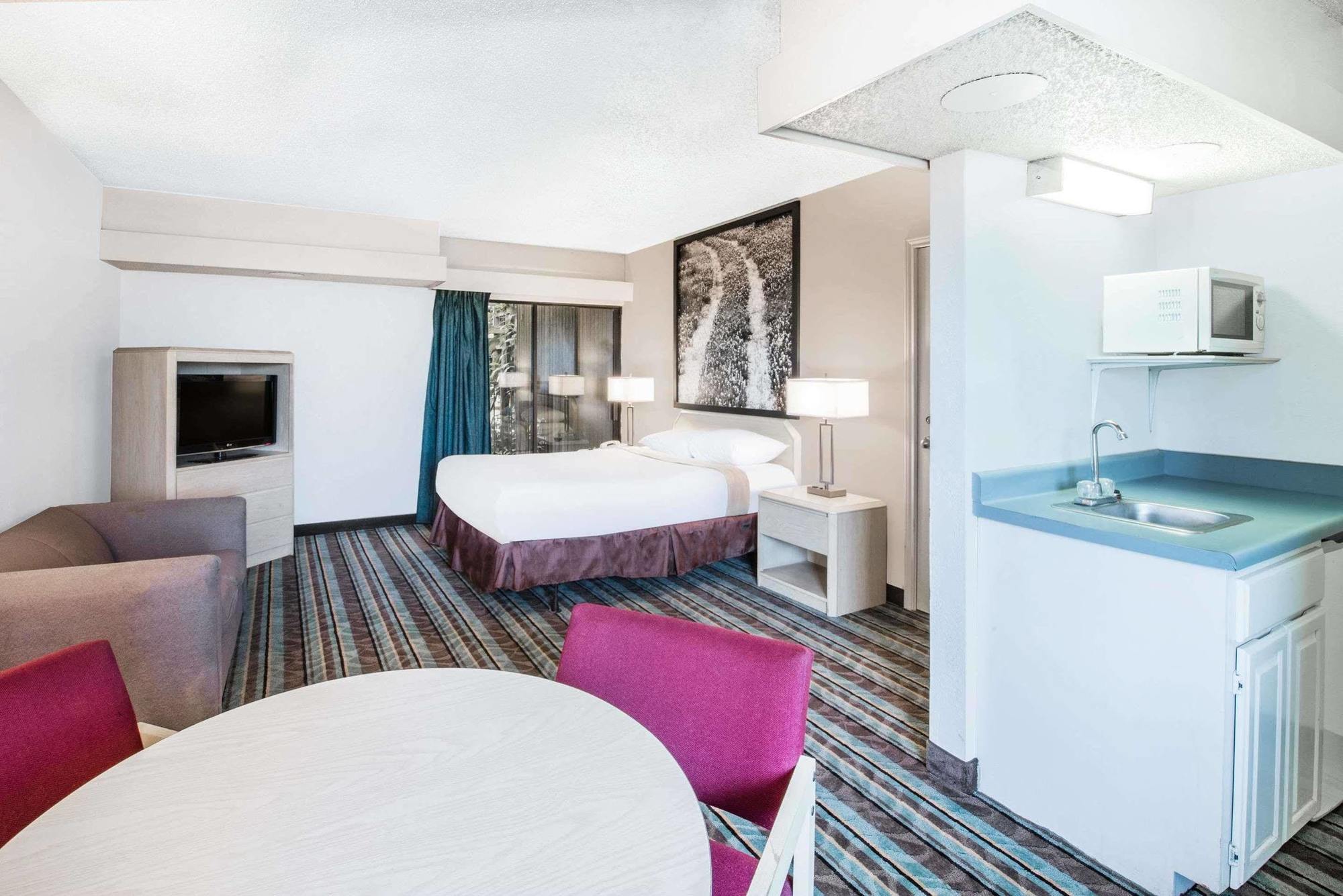 Super 8 By Wyndham Ozona Hotel Kültér fotó