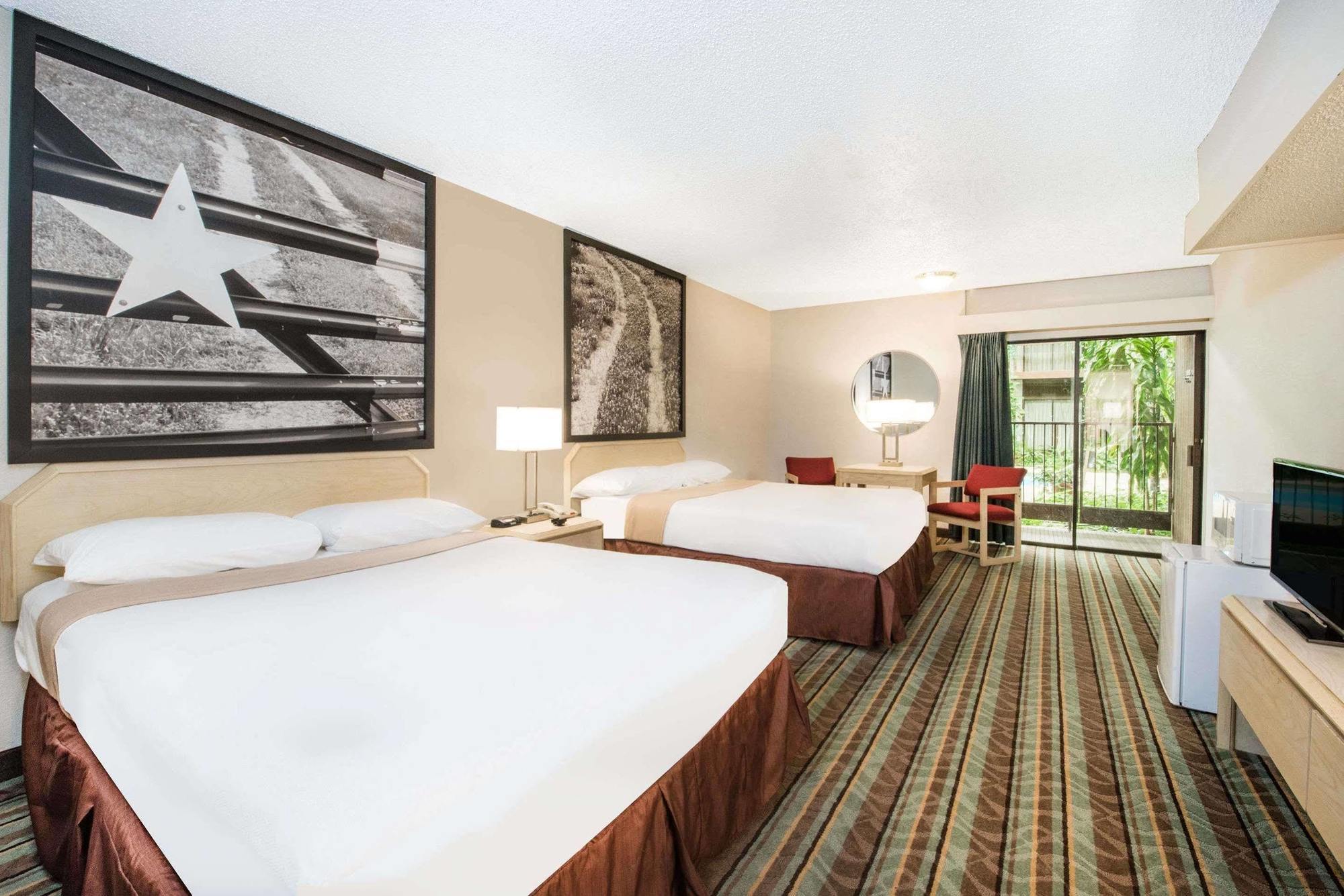Super 8 By Wyndham Ozona Hotel Kültér fotó